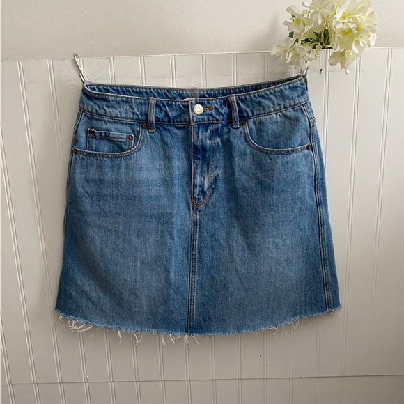 Denim Skirt, Distressed & Raw Hem, Old Navy, Size 6 - Picture 7 of 7